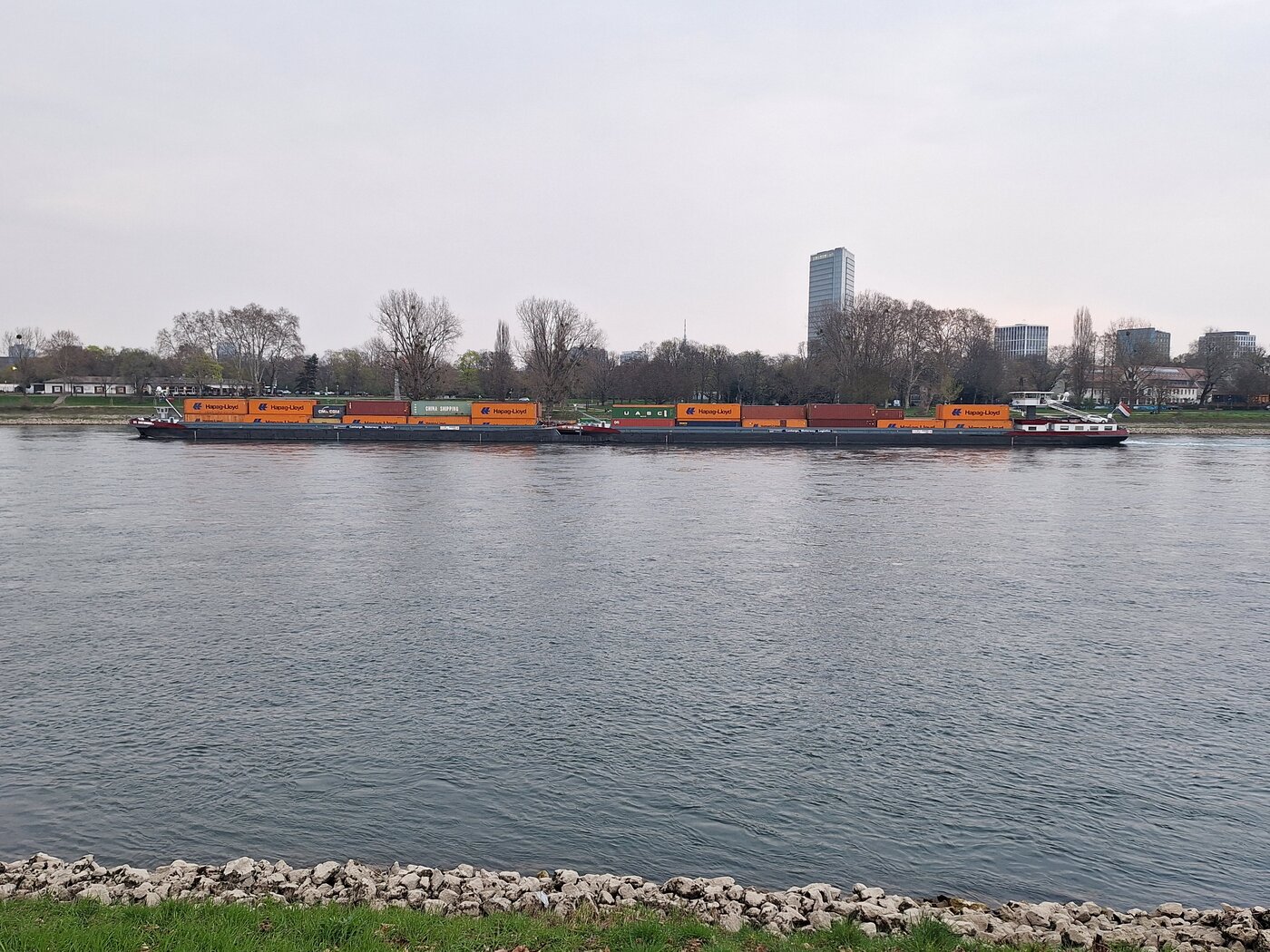 Containerschiff bei Parkinsel, private Aufnahme