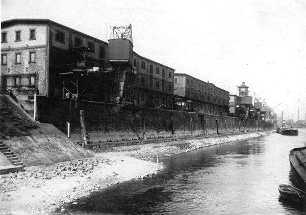 25132 Flusshafen, Pegelstand 1,30m, 1921 031