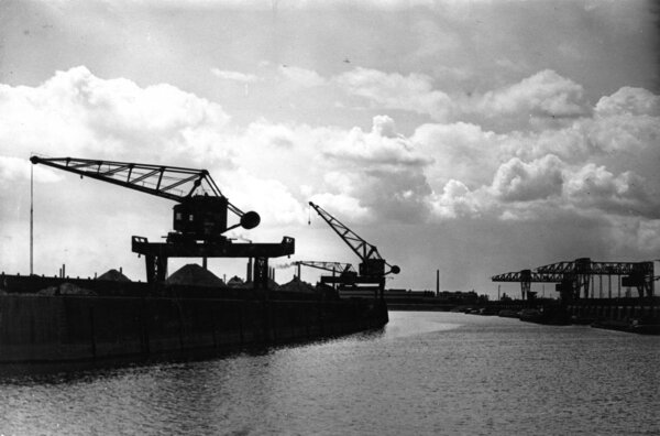 Kaiserwörth-Hafen_um 1954