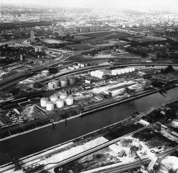Tanklager am Kaiserwörth- und Mundenheimer Altrheinhafen